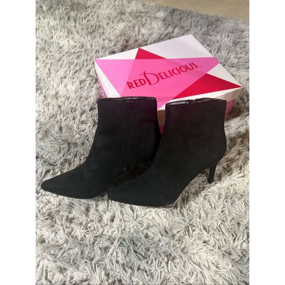 Red Delicious Faux Suede Stiletto Black Booties Size 8.5 NIB